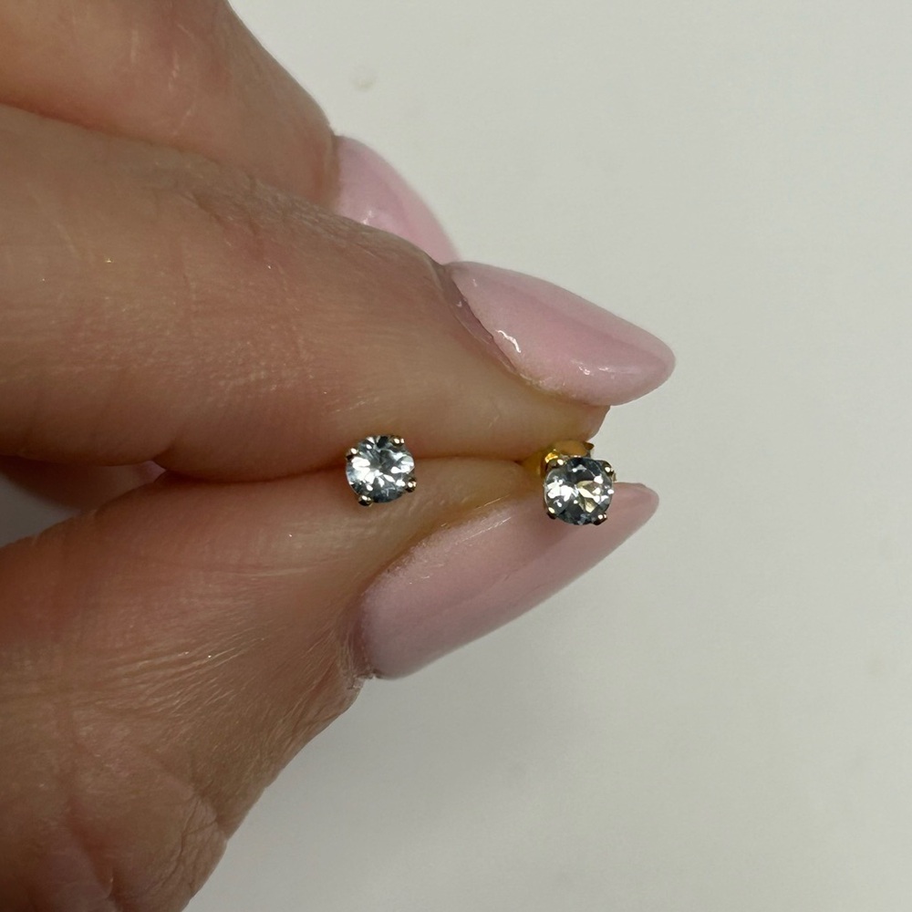 14K Yellow Gold Aquamarine Stud Earrings New